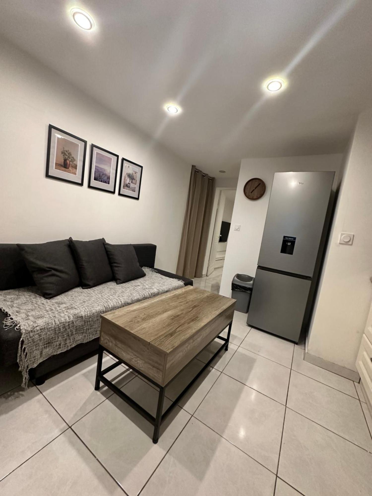 Jolie appartement Nice proche mer et aéroport Une chambre plus salon avec cuisine Extérieur photo