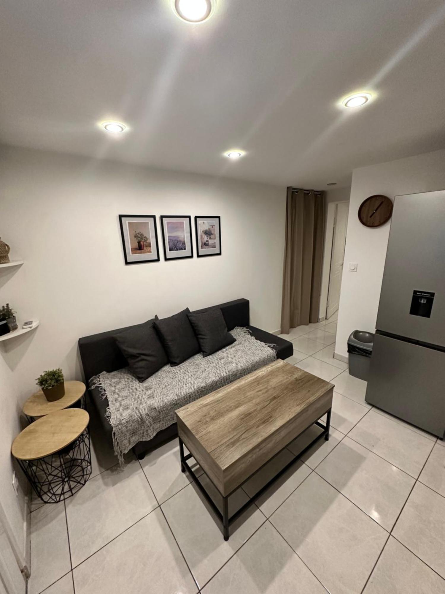 Jolie appartement Nice proche mer et aéroport Une chambre plus salon avec cuisine Extérieur photo